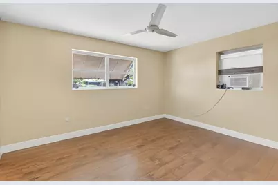 220 SW 10th Avenue, Boynton Beach, FL 33435 - Photo 24