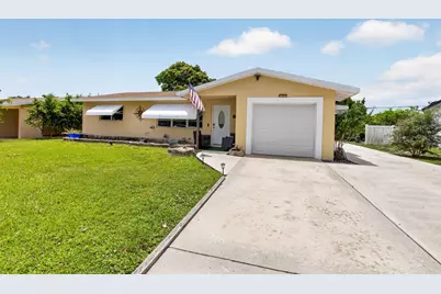 220 SW 10th Avenue, Boynton Beach, FL 33435 - Photo 4
