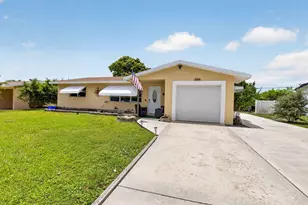 220 SW 10th Ave, Boynton Beach, FL 33435 - Photo 4