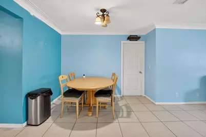 220 SW 10th Avenue, Boynton Beach, FL 33435 - Photo 8