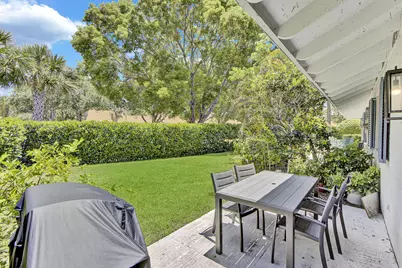 106 Club Drive, Palm Beach Gardens, FL 33418 - Photo 10