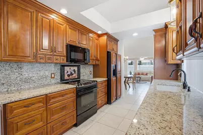 2319 Saratoga Bay Drive, West Palm Beach, FL 33409 - Photo 12