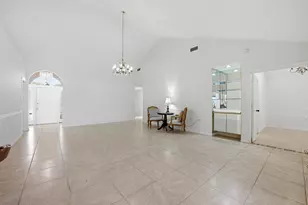2319 Saratoga Bay Dr, West Palm Beach, FL 33409 - Photo 6