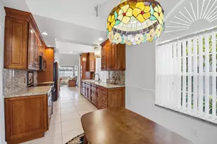 2319 Saratoga Bay Dr, West Palm Beach, FL 33409 - Photo 10