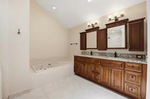 2319 Saratoga Bay Dr, West Palm Beach, FL 33409 - Photo 22