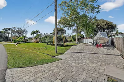 3221 SE Quay Street, Port Saint Lucie, FL 34984 - Photo 16
