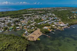 21 Poinciana Dr, Key Largo, FL 33037 - Photo 4