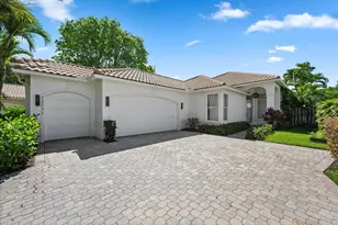 12171 Glen Bay Dr, Wellington, FL 33414 - Photo 2