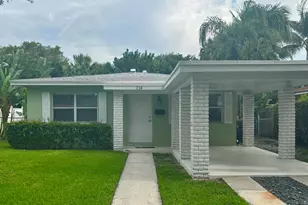 218 Seville Rd, West Palm Beach, FL 33405 - Photo 1
