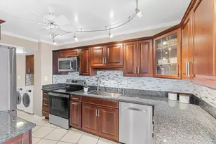 3000 Holiday Dr, Fort Lauderdale, FL 33316 - Photo 16