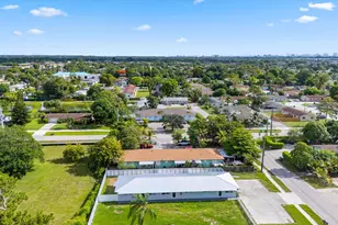 2807 Reo Ln, Palm Springs, FL 33461 - Photo 2