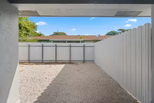 2807 Reo Ln, Palm Springs, FL 33461 - Photo 16
