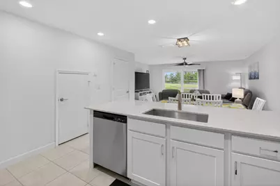 6762 Broadwater Lane, Lake Worth, FL 33467 - Photo 10