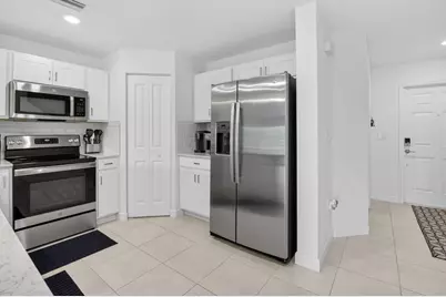 6762 Broadwater Lane, Lake Worth, FL 33467 - Photo 8
