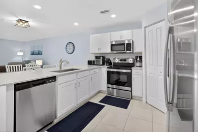 6762 Broadwater Lane, Lake Worth, FL 33467 - Photo 6