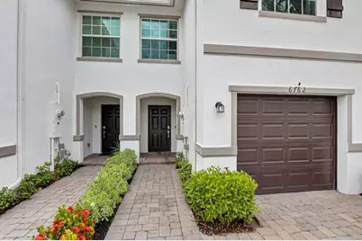 6762 Broadwater Lane, Lake Worth, FL 33467 - Photo 2