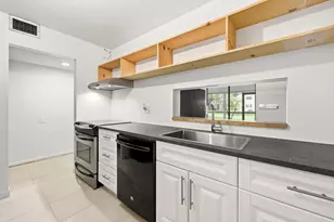 5160 Las Verdes Cir, Delray Beach, FL 33484 - Photo 6