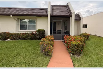 182 Lake Susan Lane, West Palm Beach, FL 33411 - Photo 2