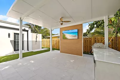391 W Riverside Drive, Tequesta, FL 33469 - Photo 18