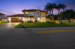 6431 Olde Moat Way, Davie, FL 33331 - Photo 2