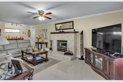 6431 Olde Moat Way, Davie, FL 33331 - Photo 18