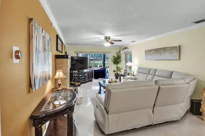 6431 Olde Moat Way, Davie, FL 33331 - Photo 18