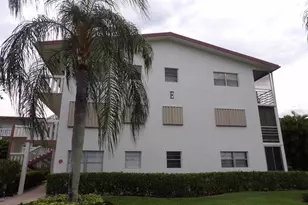 195 Fanshaw Way E, Boca Raton, FL 33434 - Photo 2