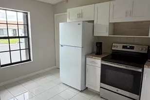 5460 S Lakewood Cir S, Margate, FL 33063 - Photo 8