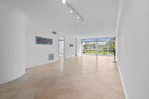 2731 NE 14th St, Pompano Beach, FL 33062 - Photo 8