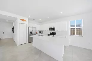2324 NW 130th St, Miami, FL 33167 - Photo 4