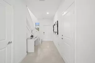 2324 NW 130th St, Miami, FL 33167 - Photo 2