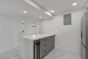 8970 S Hollybrook Blvd, Pembroke Pines, FL 33025 - Photo 18