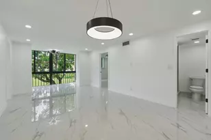 8970 S Hollybrook Blvd, Pembroke Pines, FL 33025 - Photo 16