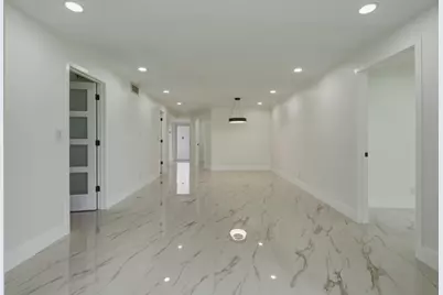 8970 S Hollybrook Boulevard #205, Pembroke Pines, FL 33025 - Photo 14