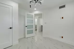 8970 S Hollybrook Blvd, Pembroke Pines, FL 33025 - Photo 18
