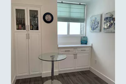 2457 Collins Avenue #504, Miami Beach, FL 33140 - Photo 8