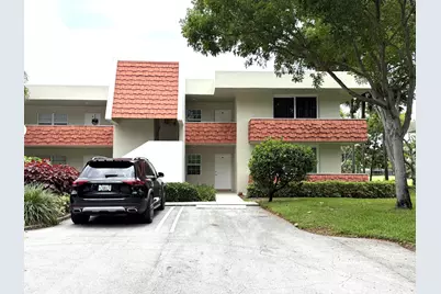 907 Cypress Terrace #201, Pompano Beach, FL 33069 - Photo 2