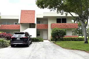 907 Cypress Terrace, Pompano Beach, FL 33069 - Photo 2