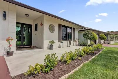 2042 SW 17th Circle, Deerfield Beach, FL 33442 - Photo 6