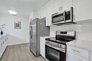 2042 SW 17th Cir, Deerfield Beach, FL 33442 - Photo 16