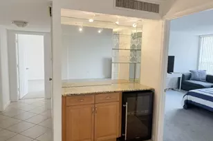 1000 Spanish River Rd, Boca Raton, FL 33432 - Photo 8
