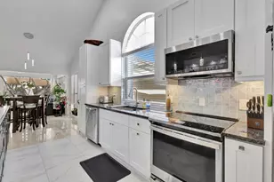 2354 Saratoga Bay Dr, West Palm Beach, FL 33409 - Photo 4