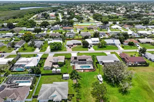 661 SE Crescent Ave, Port Saint Lucie, FL 34984 - Photo 36
