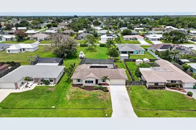 661 SE Crescent Avenue, Port Saint Lucie, FL 34984 - Photo 32