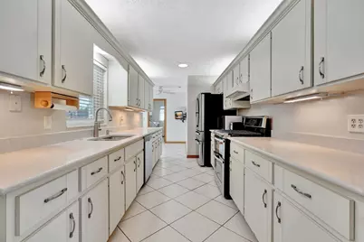 661 SE Crescent Avenue, Port Saint Lucie, FL 34984 - Photo 12