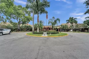 9330 S Sunrise Lakes Blvd, Sunrise, FL 33322 - Photo 20