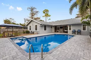 911 Citrus Pl, Wellington, FL 33414 - Photo 4