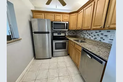261 Suffolk, Boca Raton, FL 33434 - Photo 4