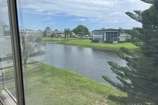 424 Saxony, Delray Beach, FL 33446 - Photo 4