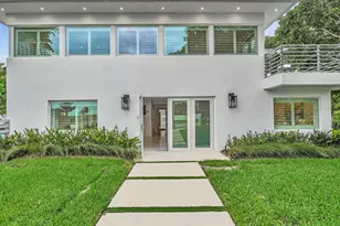 1903 Bay Dr, Pompano Beach, FL 33062 - Photo 2